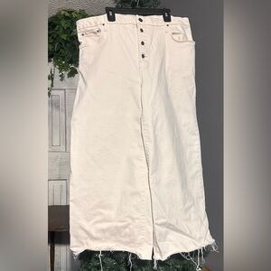 Time and Tru 18 woman’s high rise khaki jeans